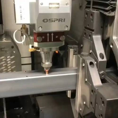 Laser cutting machine